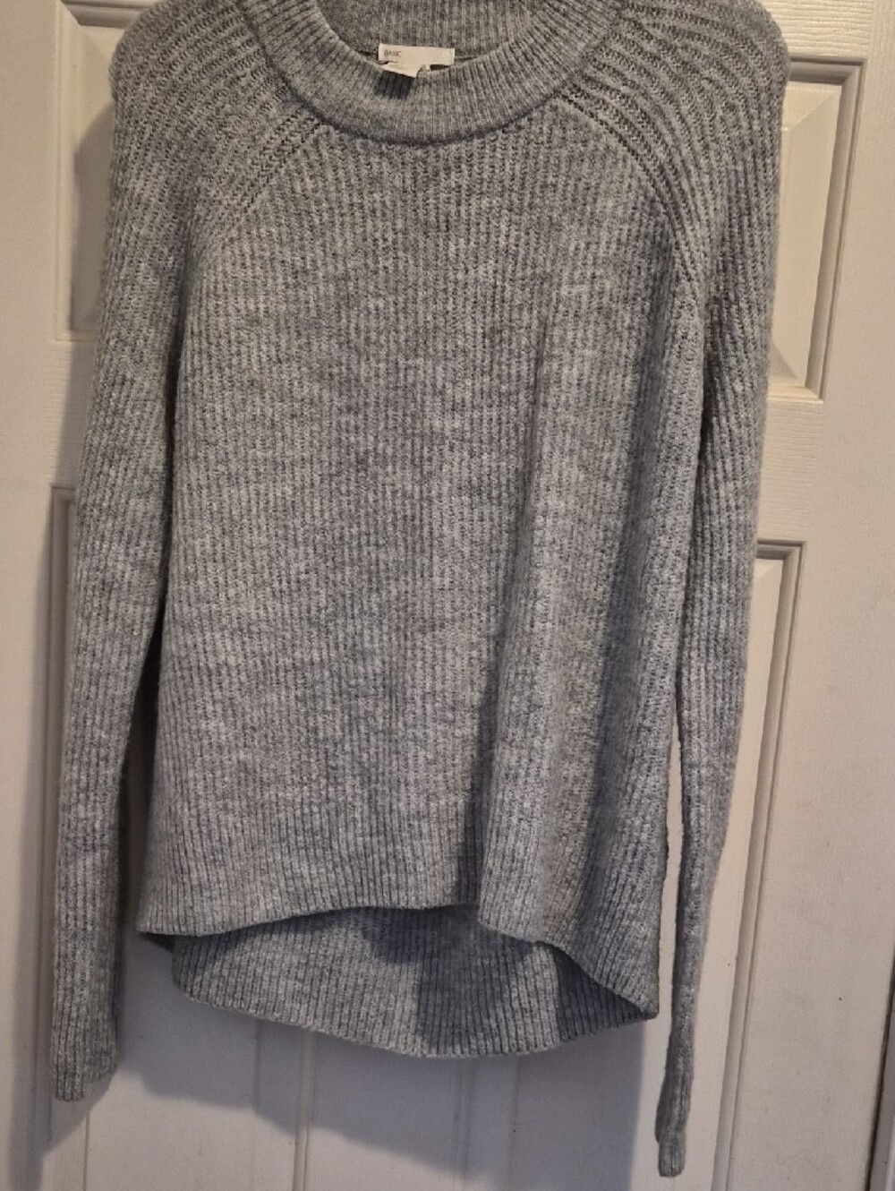 H&M Light Gray Ribbed Crew Neck Sweater - Picture 4 of 4